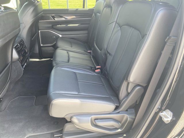 2024 Jeep Wagoneer 2WD