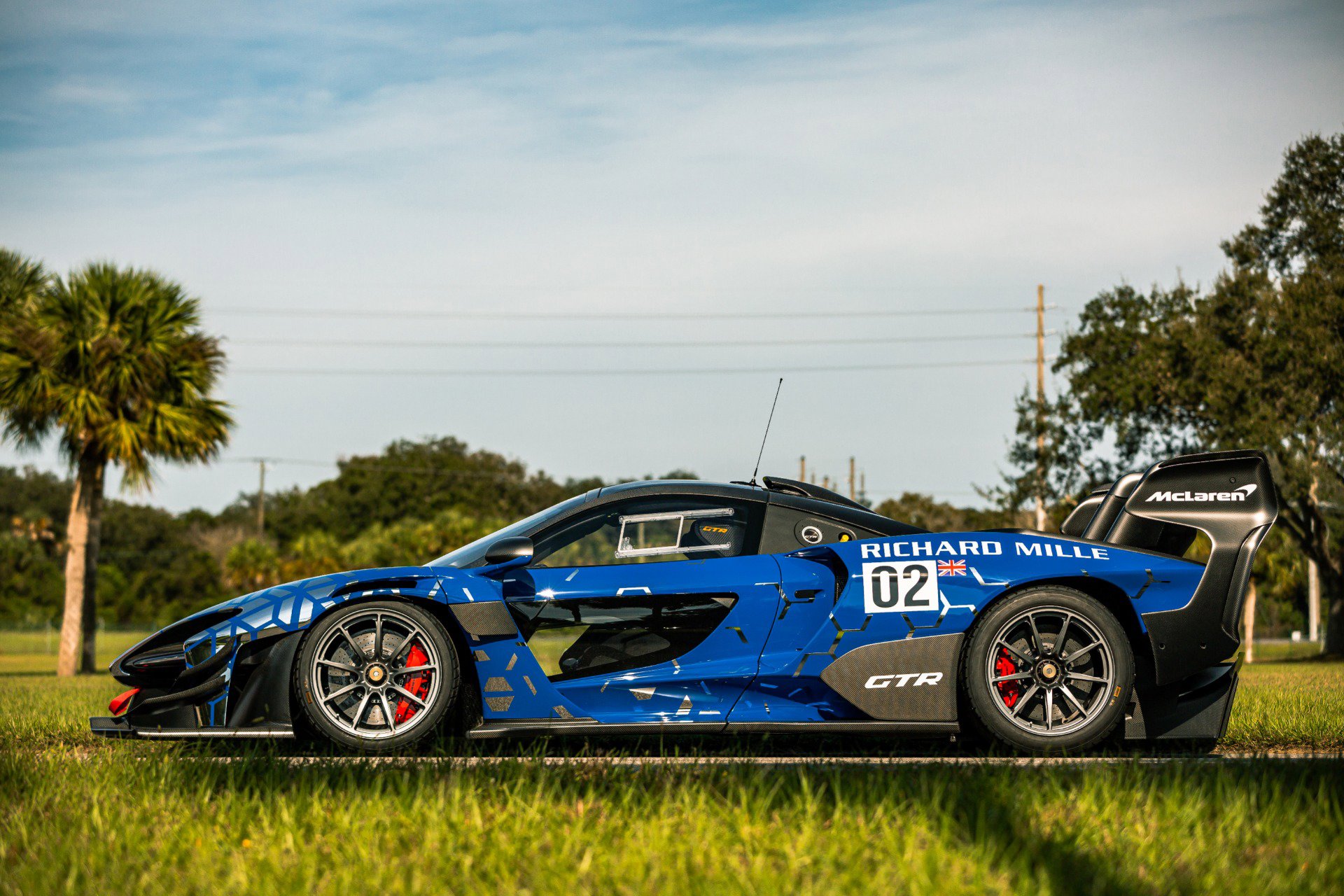 Used 2020 McLaren Senna photo 14