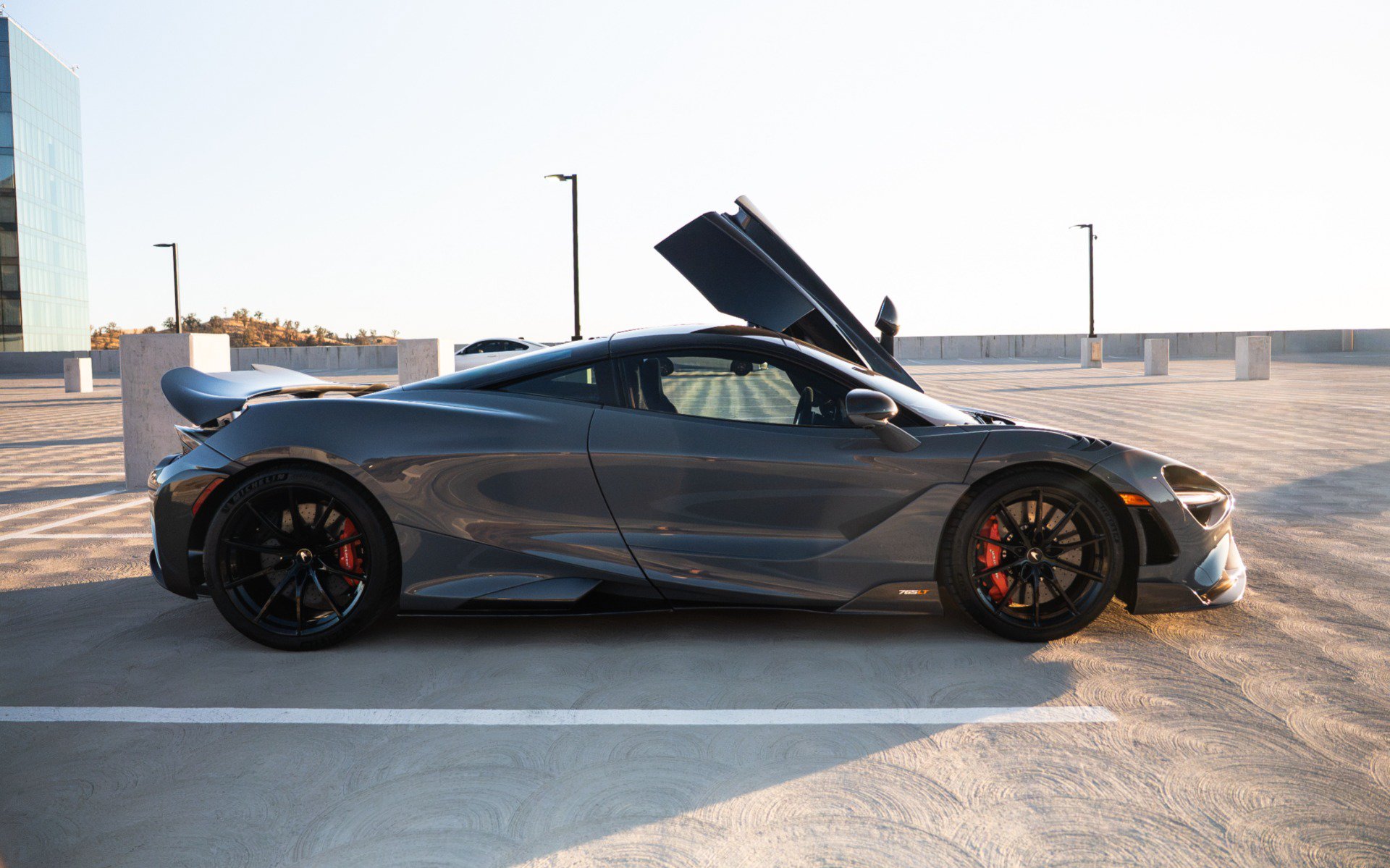 Used 2021 McLaren 765LT photo 32