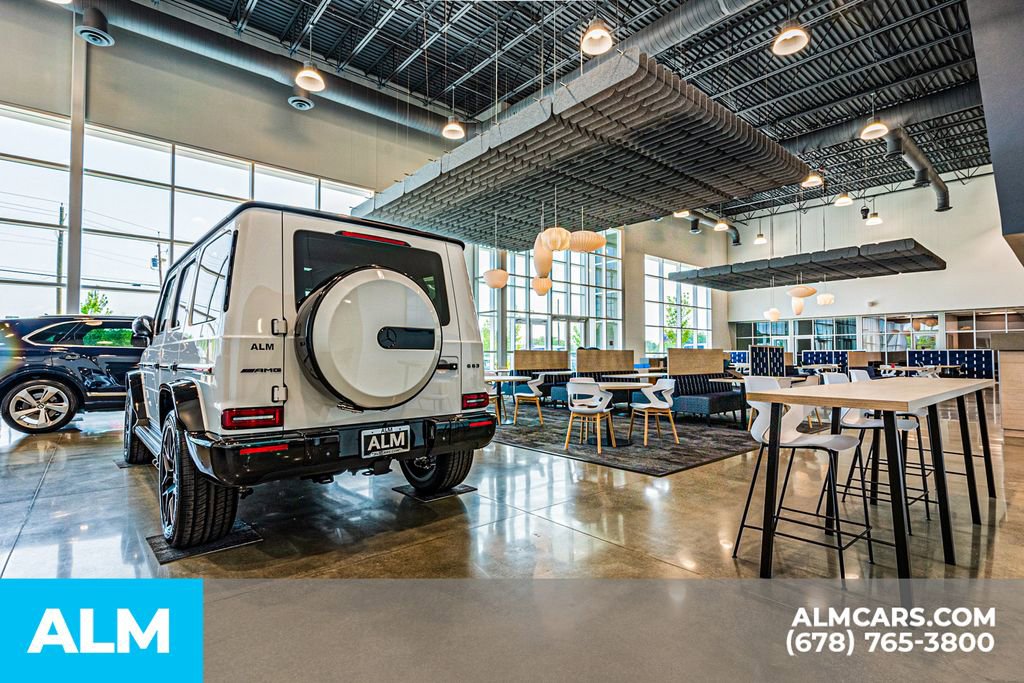 2025 Land Rover Defender 110 S