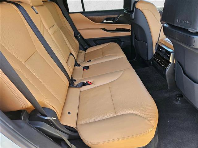 2025 Lexus LX 700h Luxury