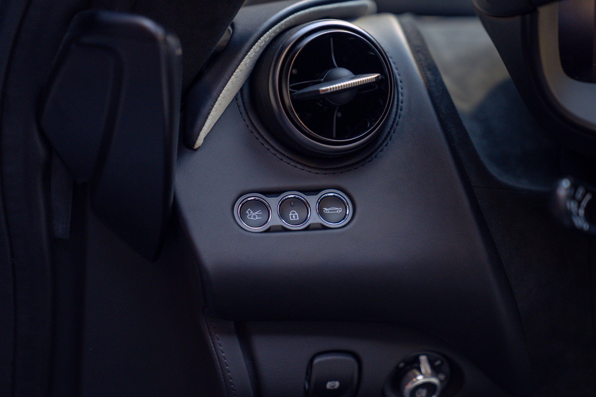 Used 2026 McLaren 750S Spider photo 50
