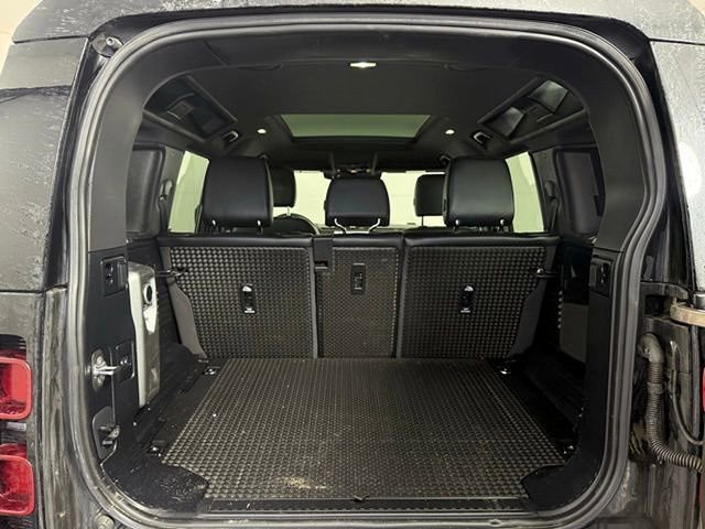 2024 Land Rover Defender 110 SE