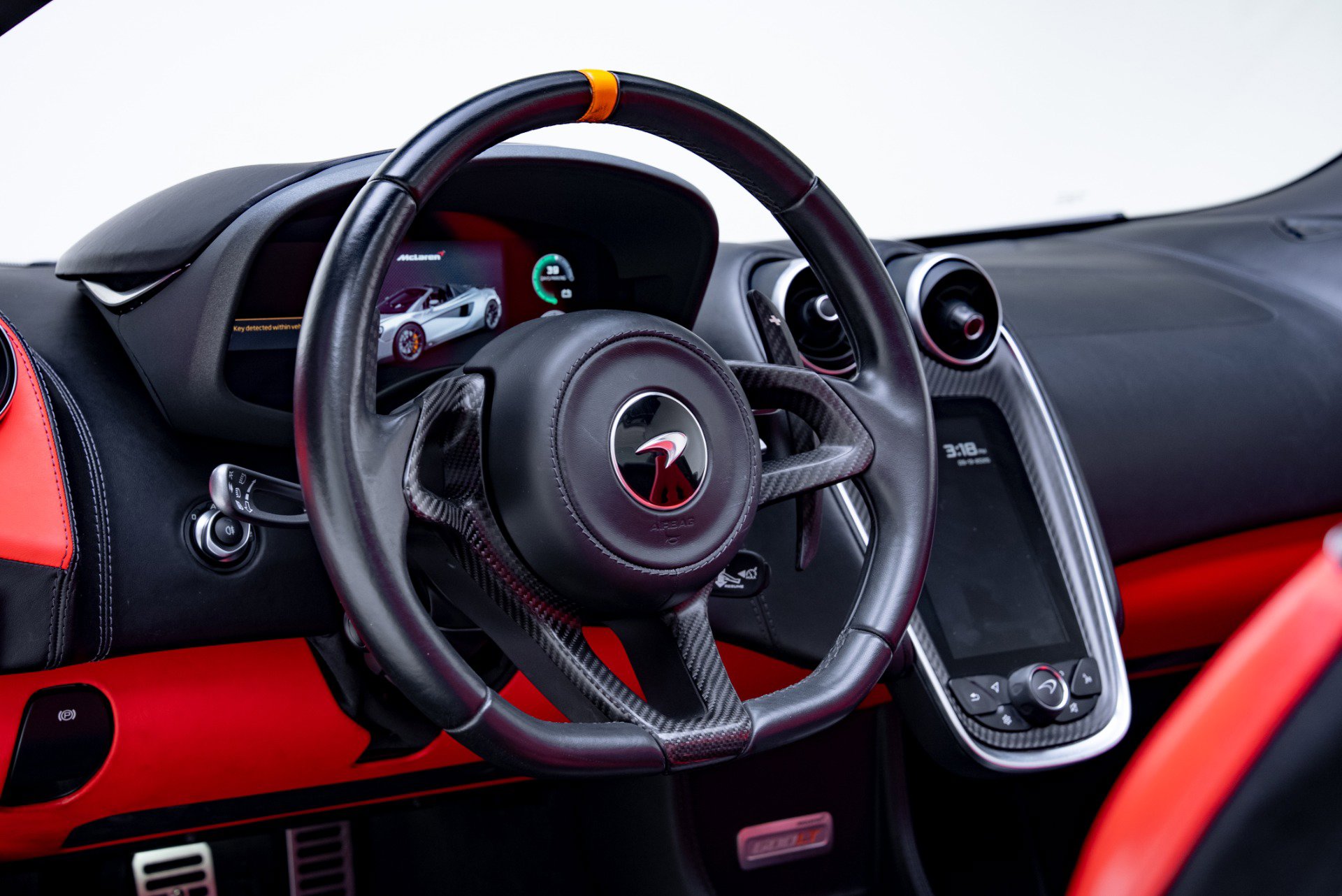 Used 2020 McLaren 600LT Spider photo 17