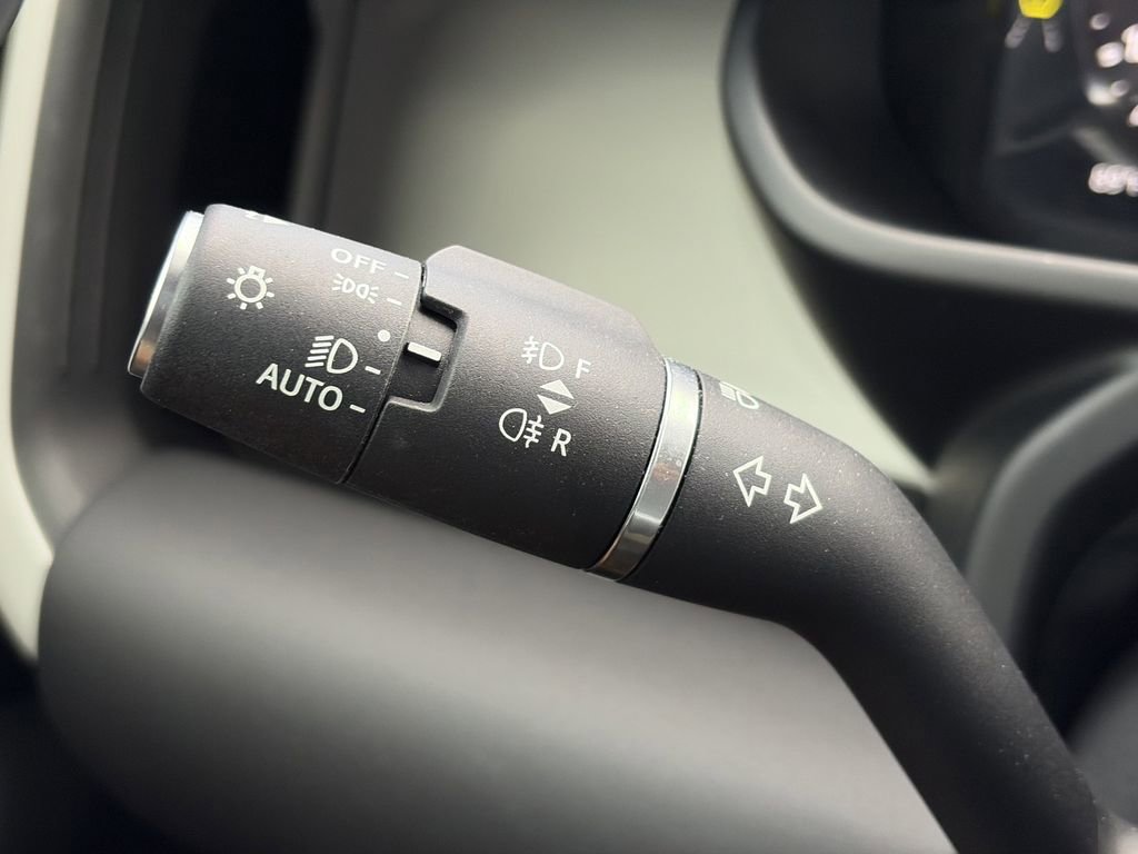 2025 Land Rover Defender 110 S