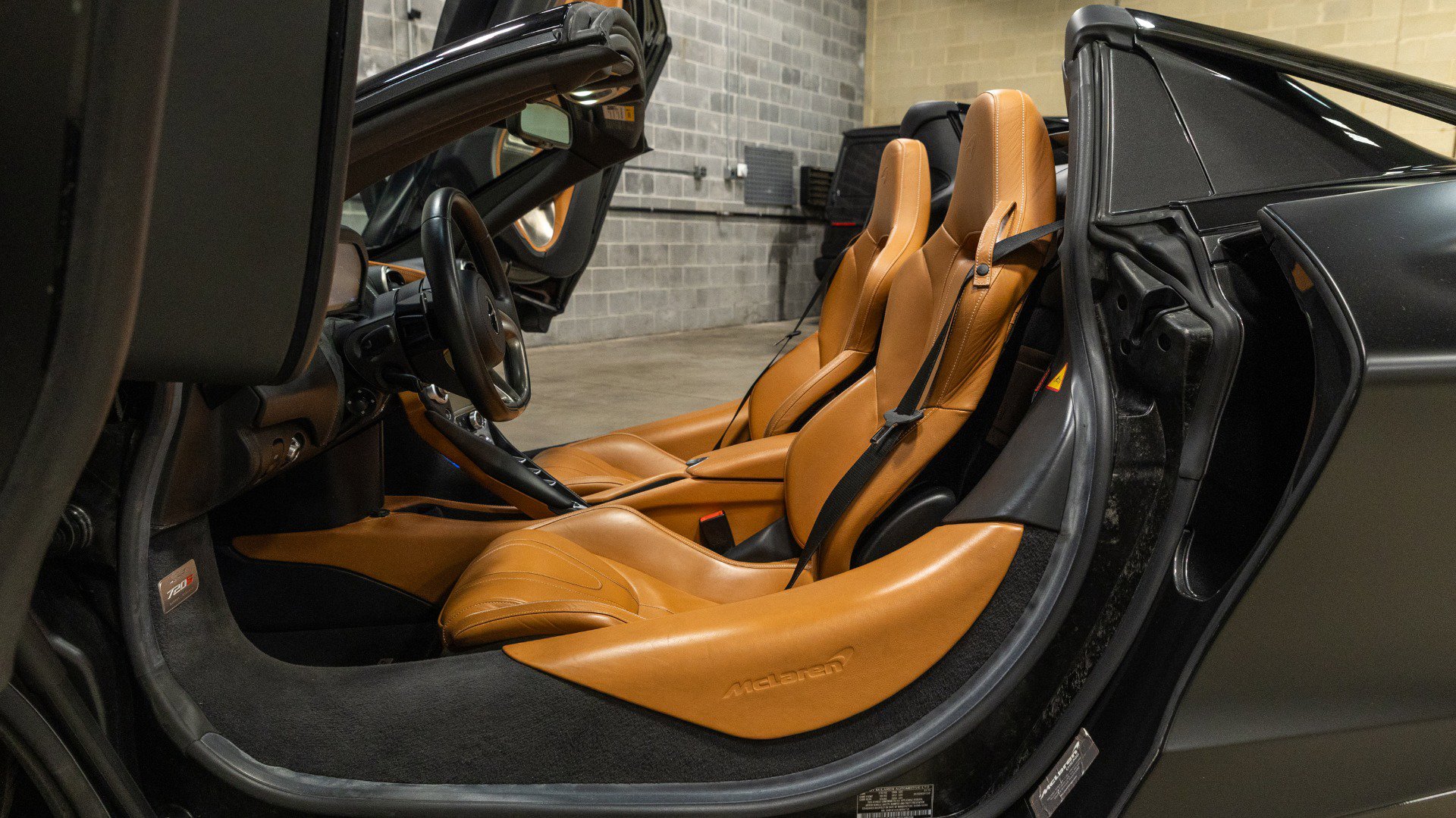 Used 2020 McLaren 720S Spider photo 43