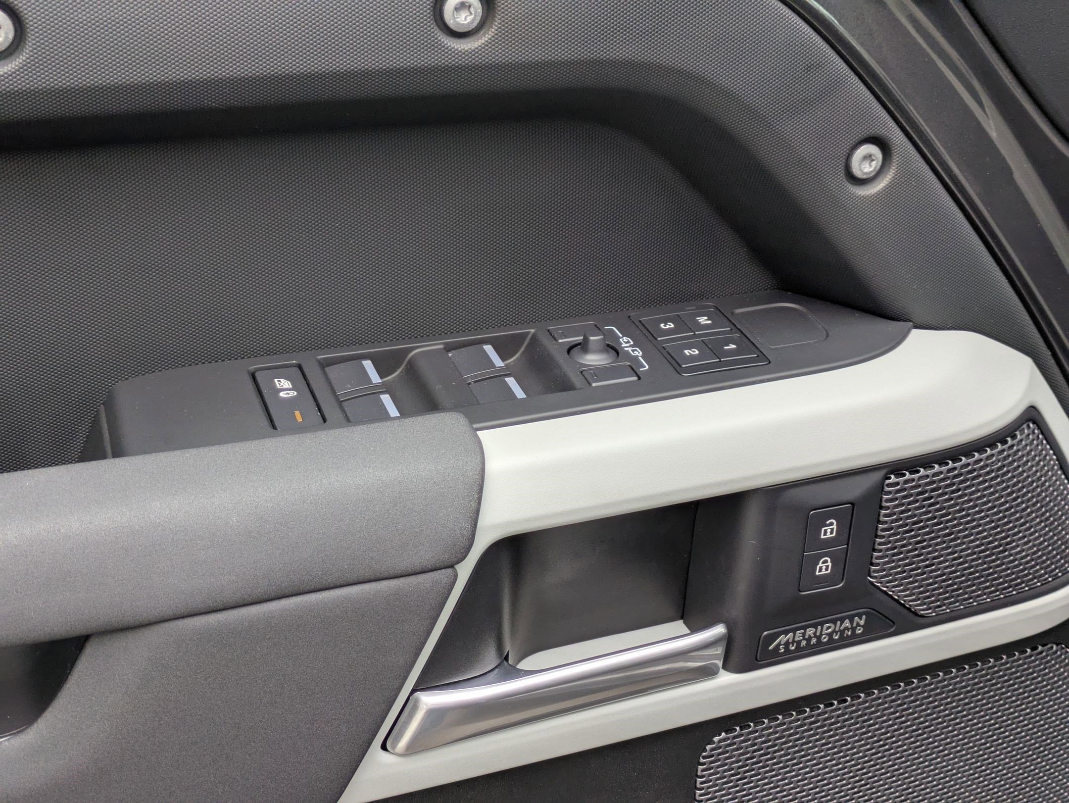 2023 Land Rover Defender 110 X-Dynamic SE