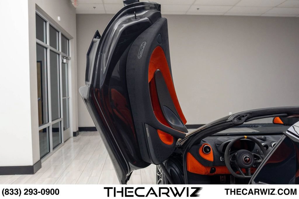 Used 2020 McLaren 600LT Spider photo 35