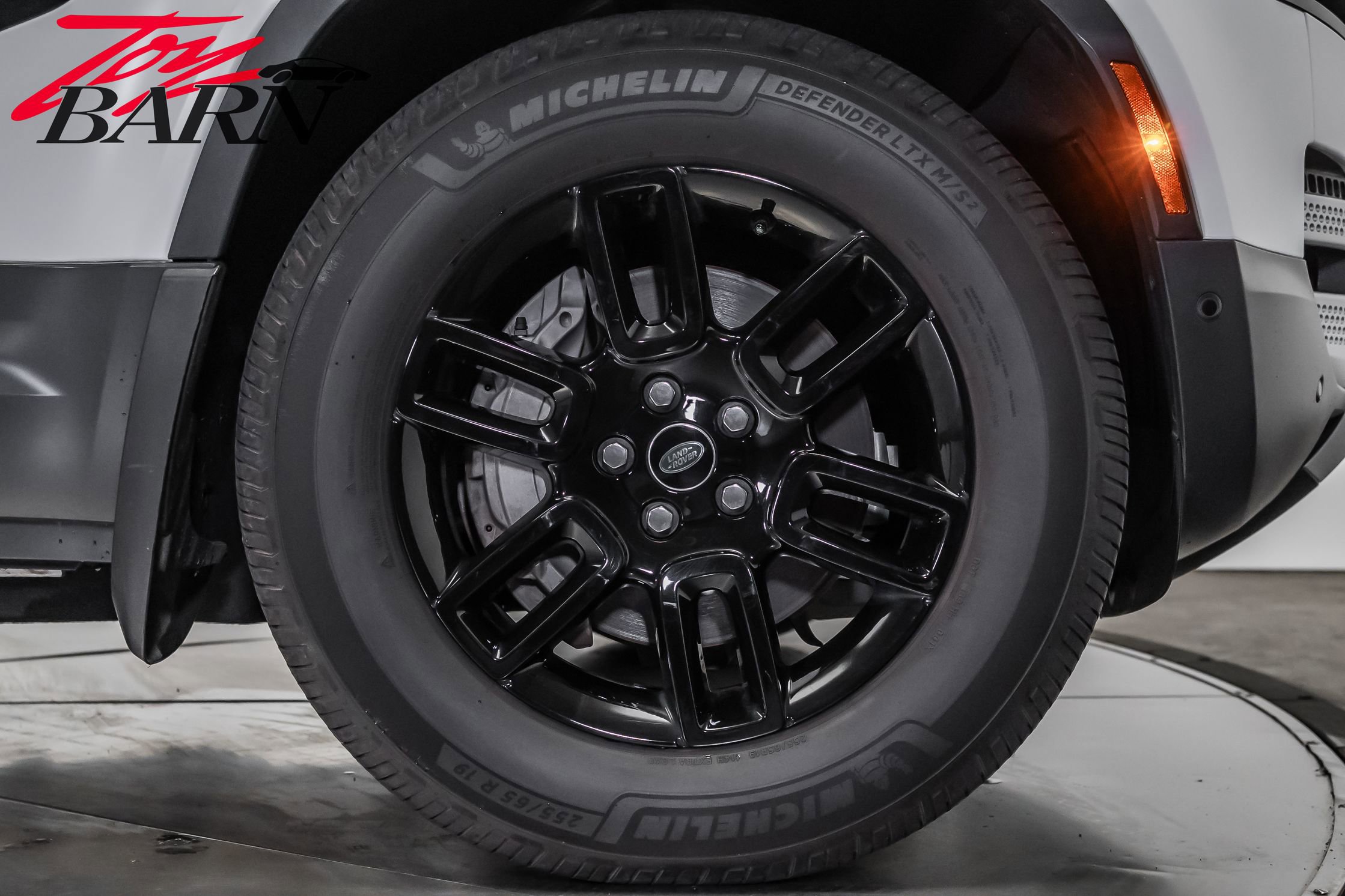 2023 Land Rover Defender 130 SE