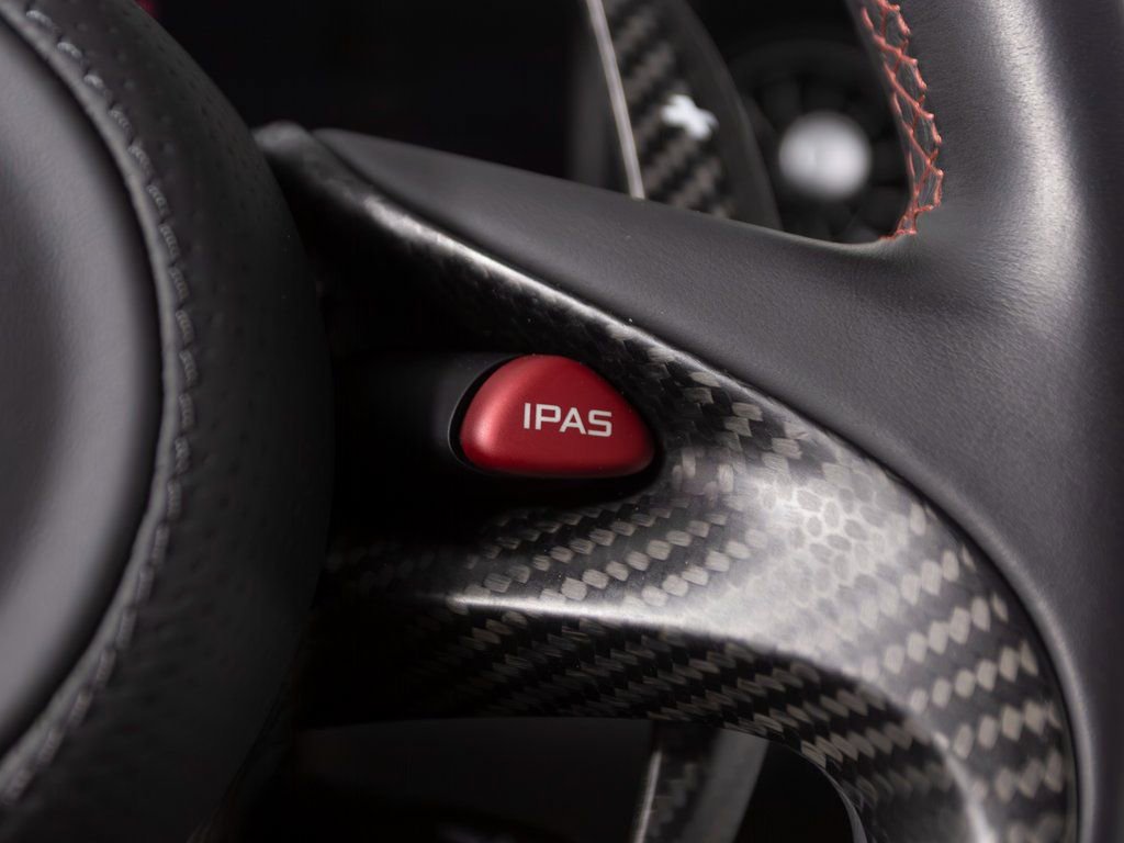 Used 2014 McLaren P1 photo 28