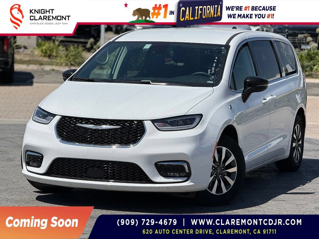 Used 2024 Chrysler Pacifica Limited