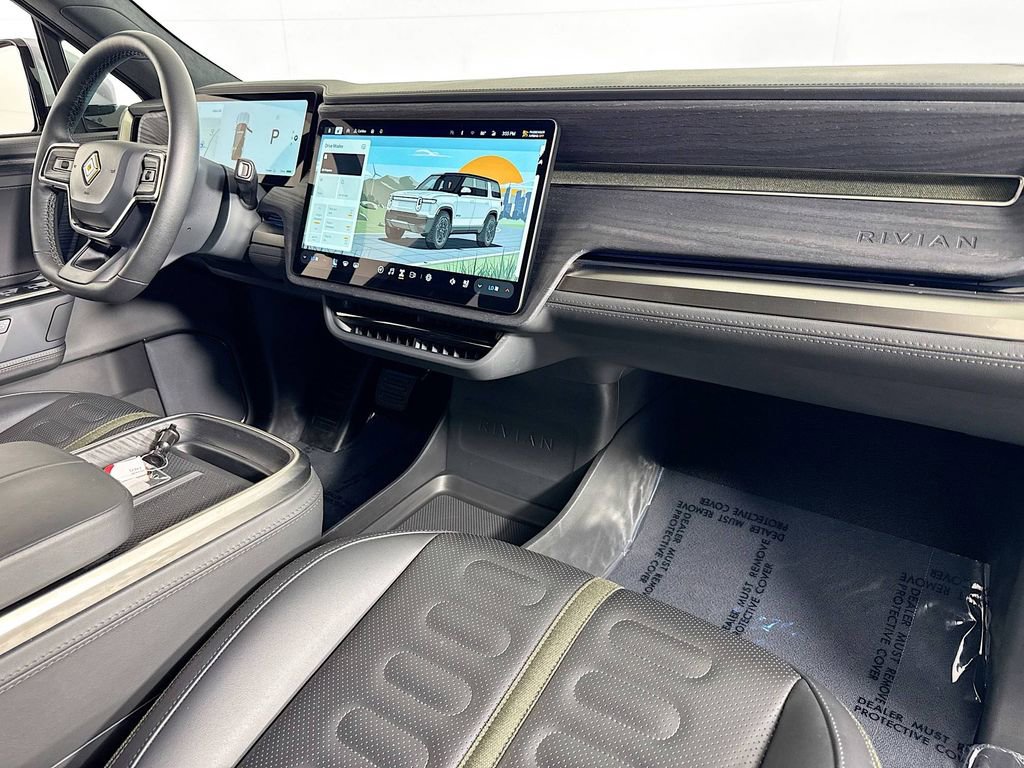 2025 Rivian R1S Adventure