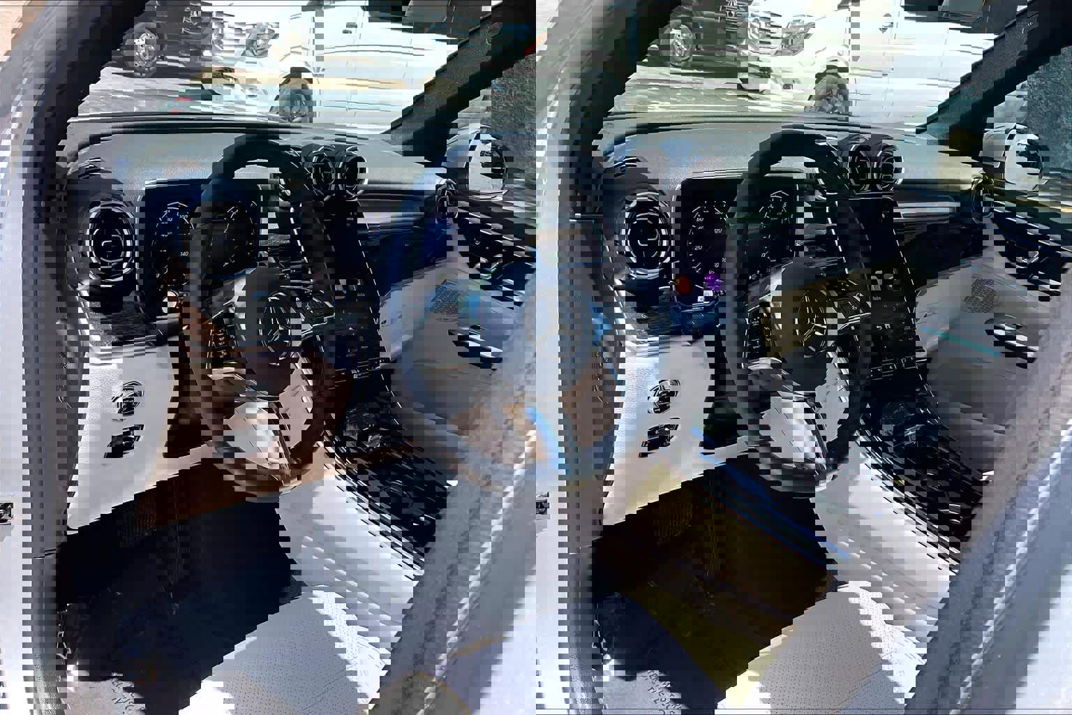 2025 Mercedes-Benz GLC 300