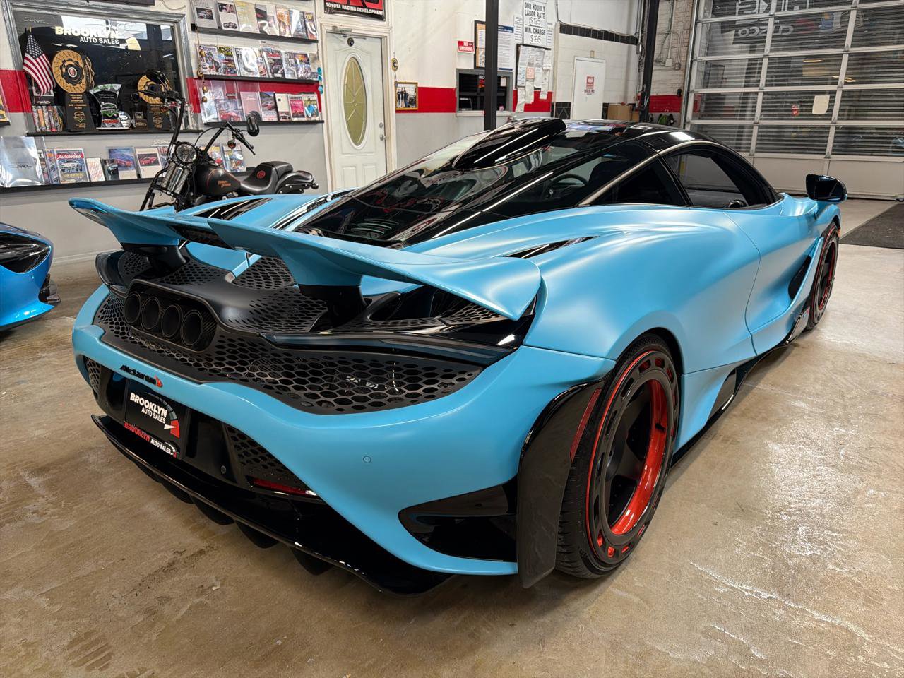 Used 2021 McLaren 765LT photo 6