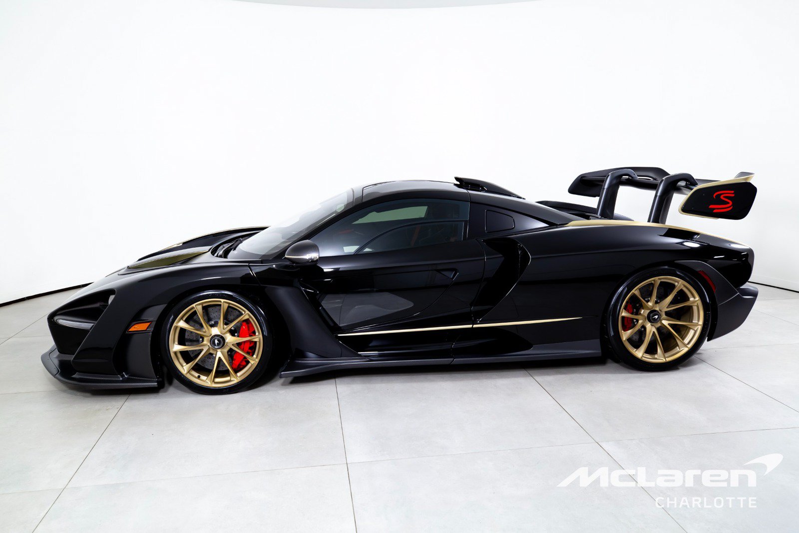 Used 2019 McLaren Senna photo 6