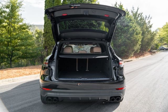 2022 Porsche Cayenne Platinum Edition