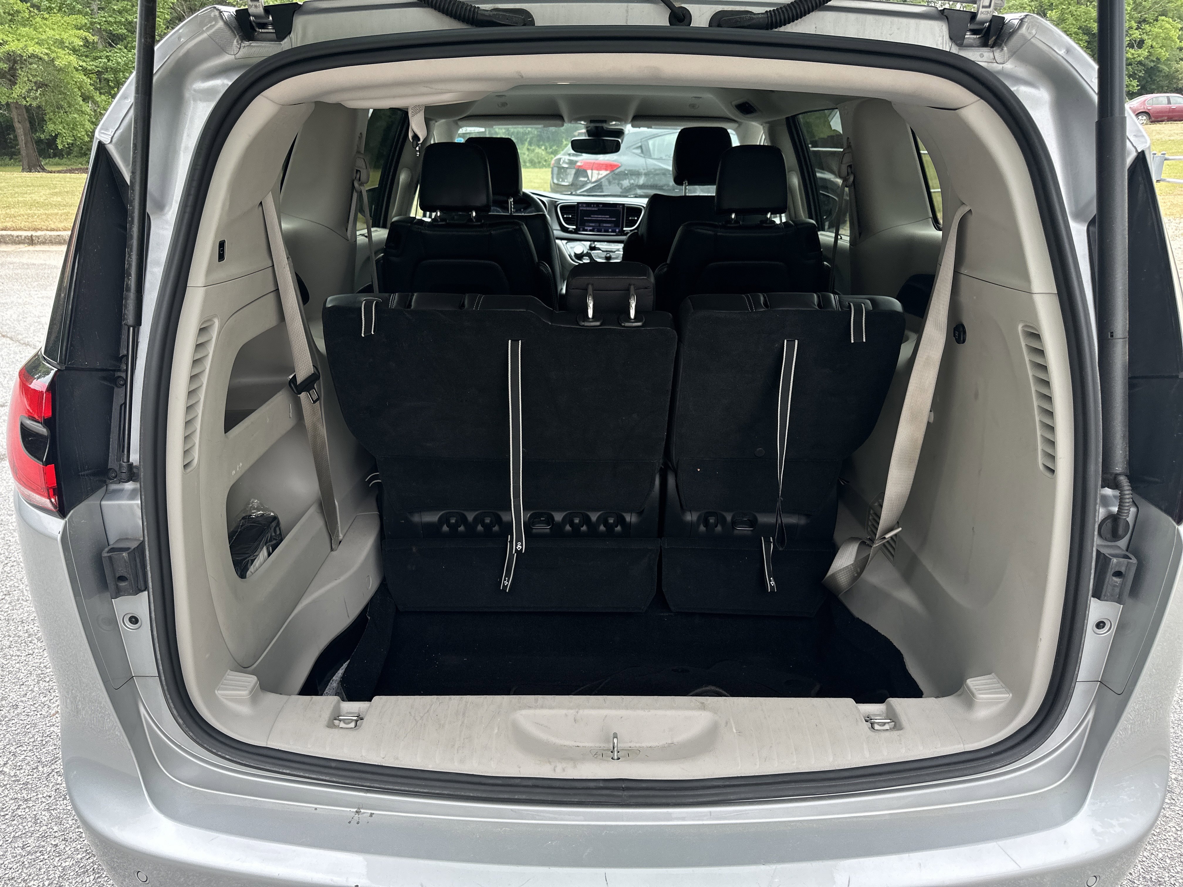 2023 Chrysler Pacifica Touring-L