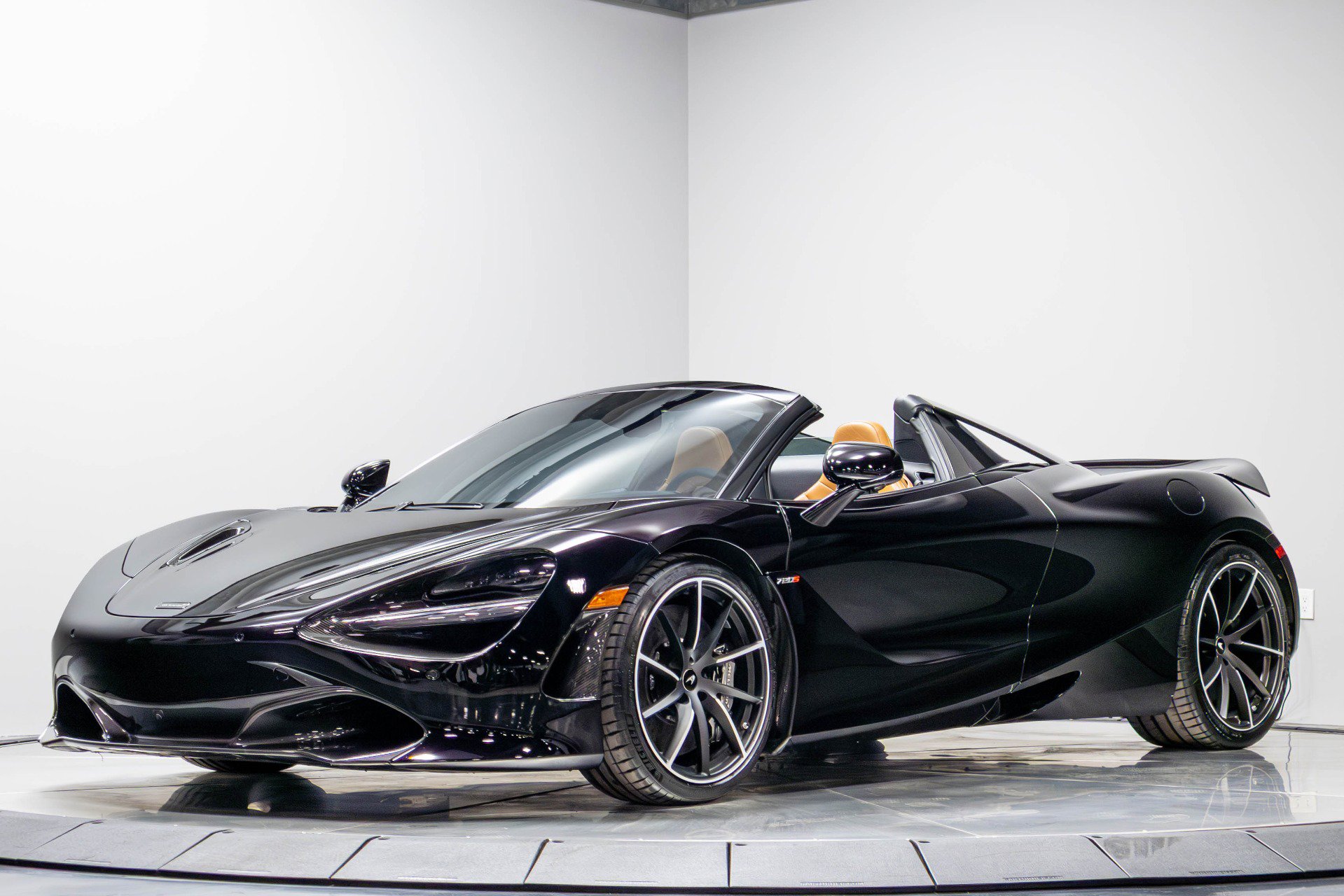 Used 2019 McLaren 720S Luxury 2