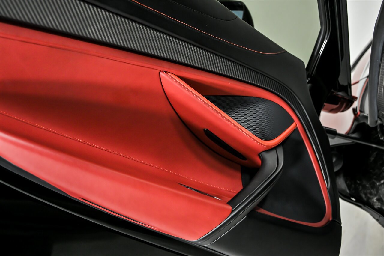 Used 2018 McLaren 720S photo 24