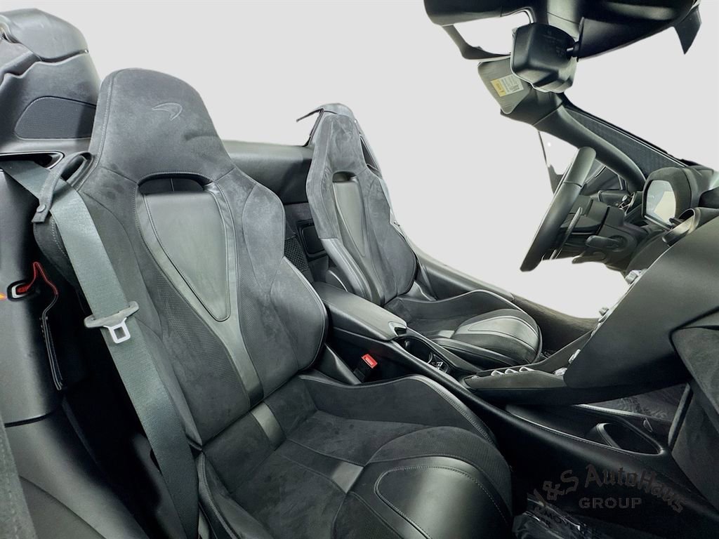 Used 2020 McLaren 720S Performance photo 32
