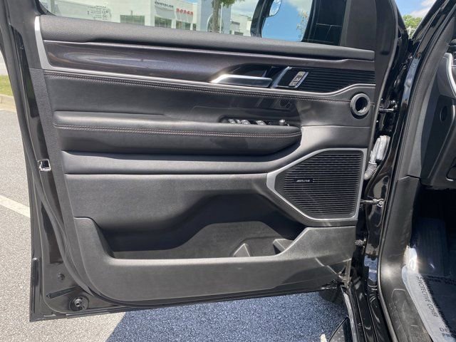 2024 Jeep Wagoneer 2WD