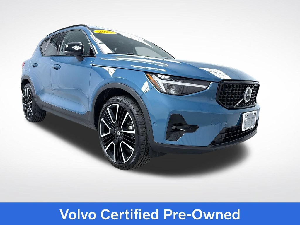 Used 2023 Volvo XC40 B5 Plus w/ Protection Package Premier