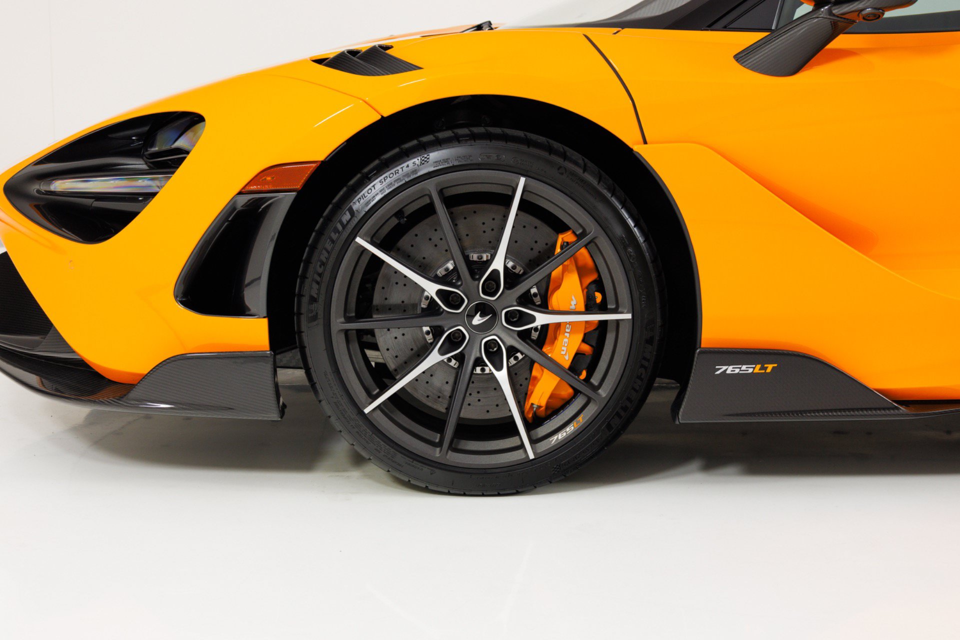 Used 2021 McLaren 765LT photo 12