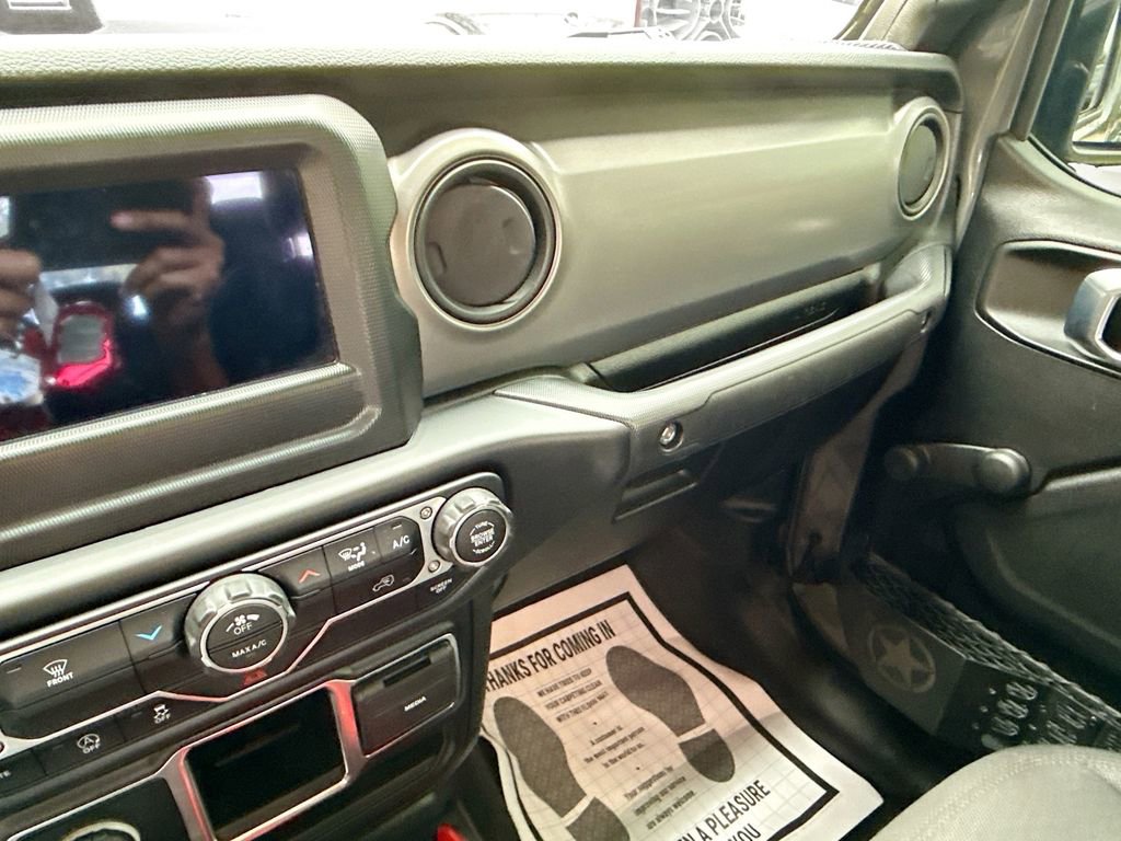 2022 Jeep Gladiator Sport