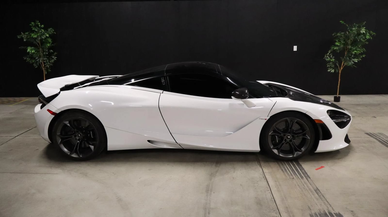 Used 2019 McLaren 720S photo 11