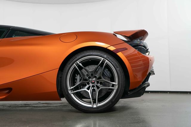 Used 2018 McLaren 720S photo 13