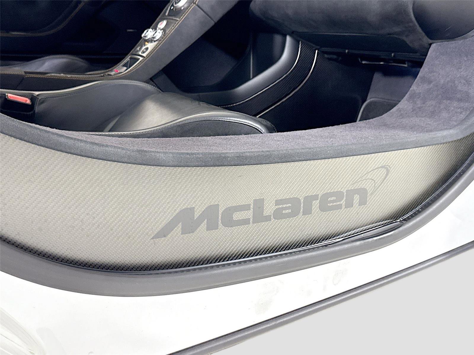 Used 2016 McLaren 675LT Coupe photo 29