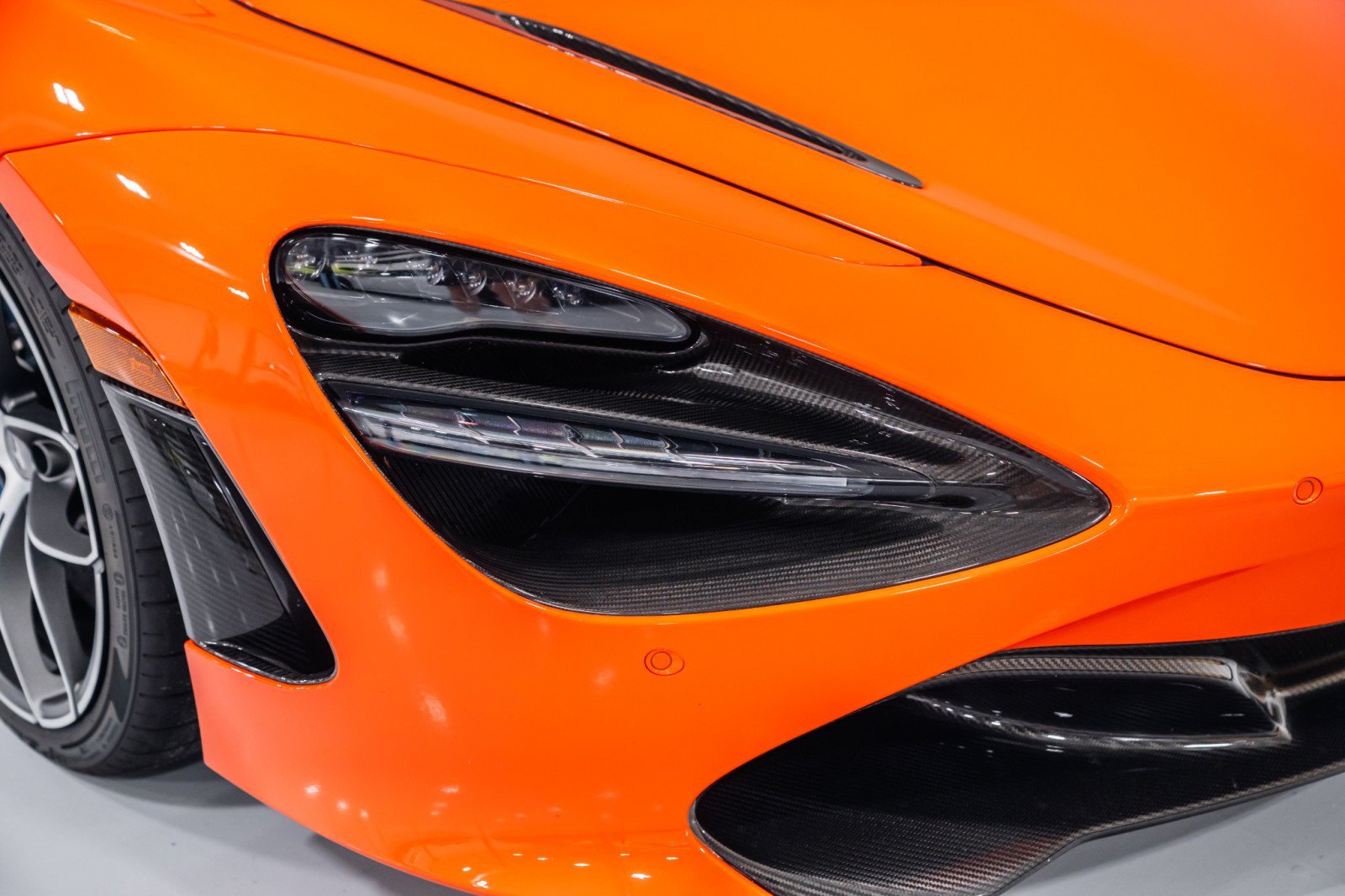 Used 2019 McLaren 720S Performance photo 24