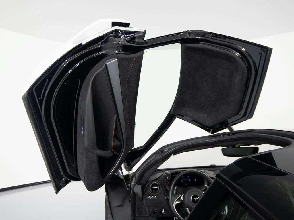 Used 2025 McLaren 750S photo 10