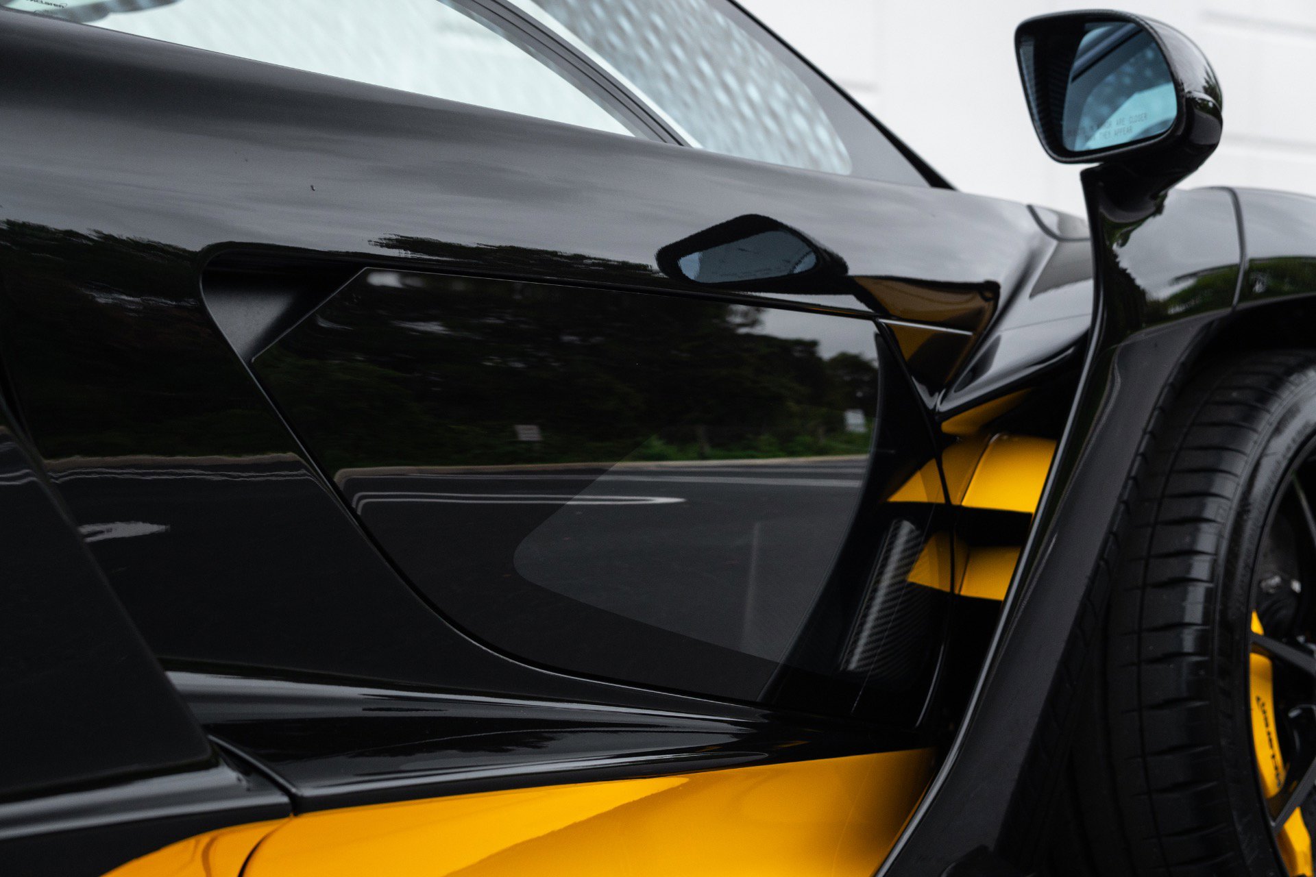 Used 2019 McLaren Senna photo 22