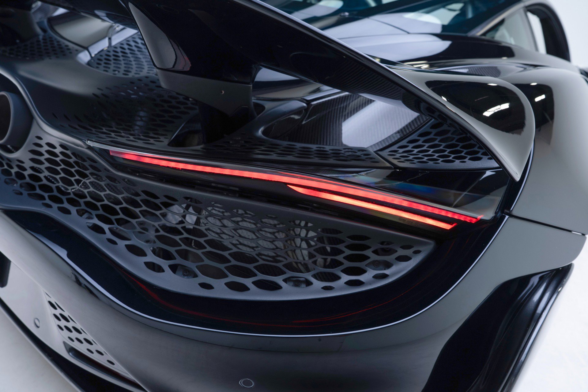Used 2021 McLaren 765LT photo 45
