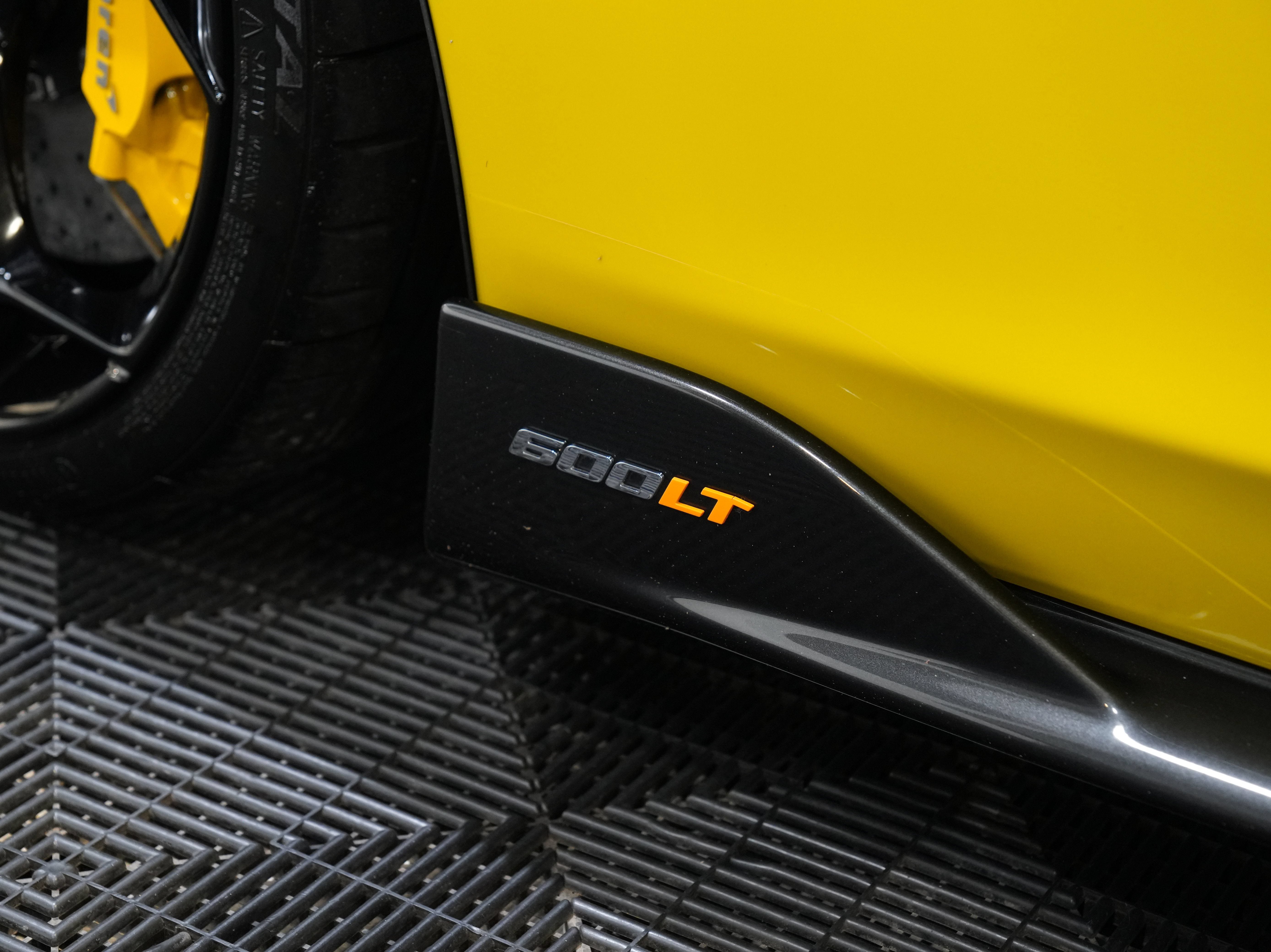Used 2020 McLaren 600LT Spider photo 25