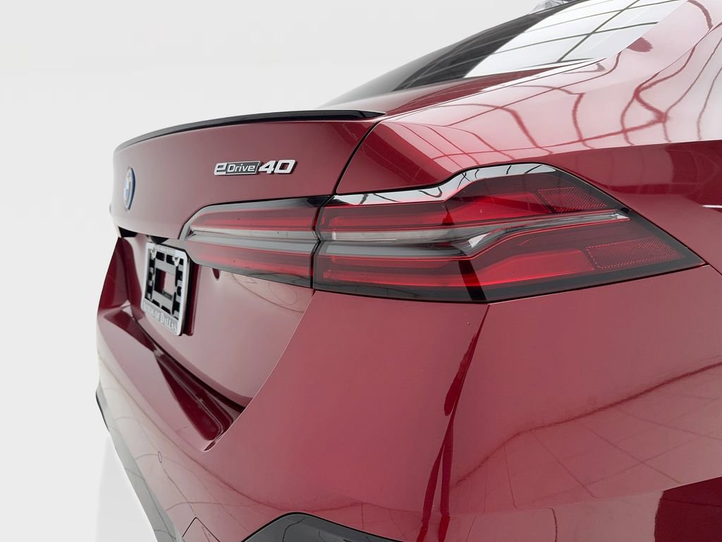 2025 BMW i5 eDrive40i