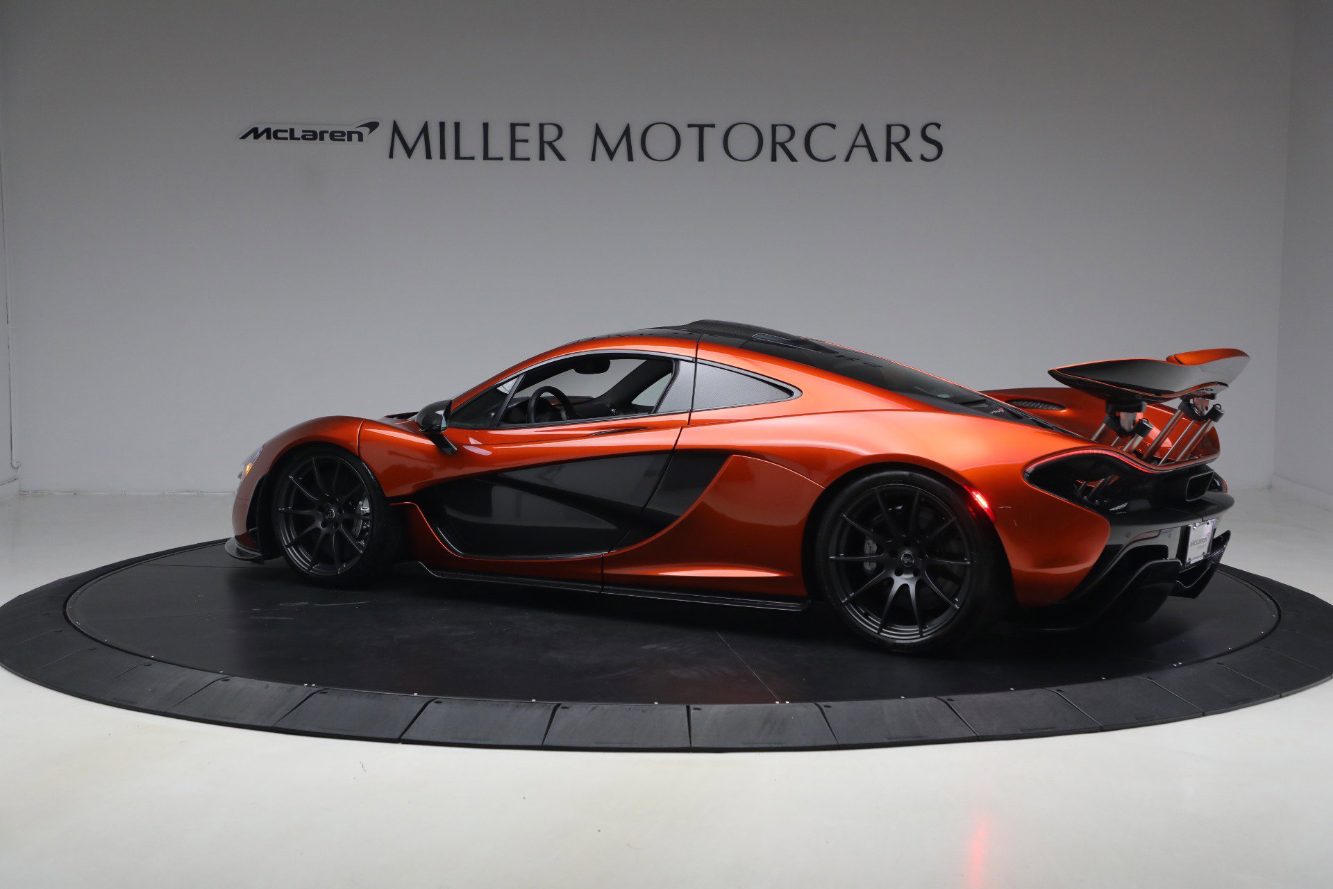 Used 2015 McLaren P1 photo 4