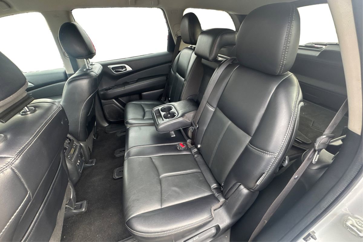 2020 Nissan Pathfinder SL