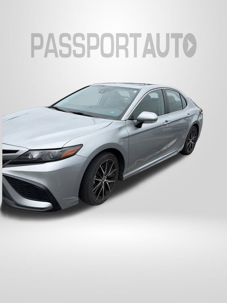 Used 2022 Toyota Camry SE w/ Convenience Package