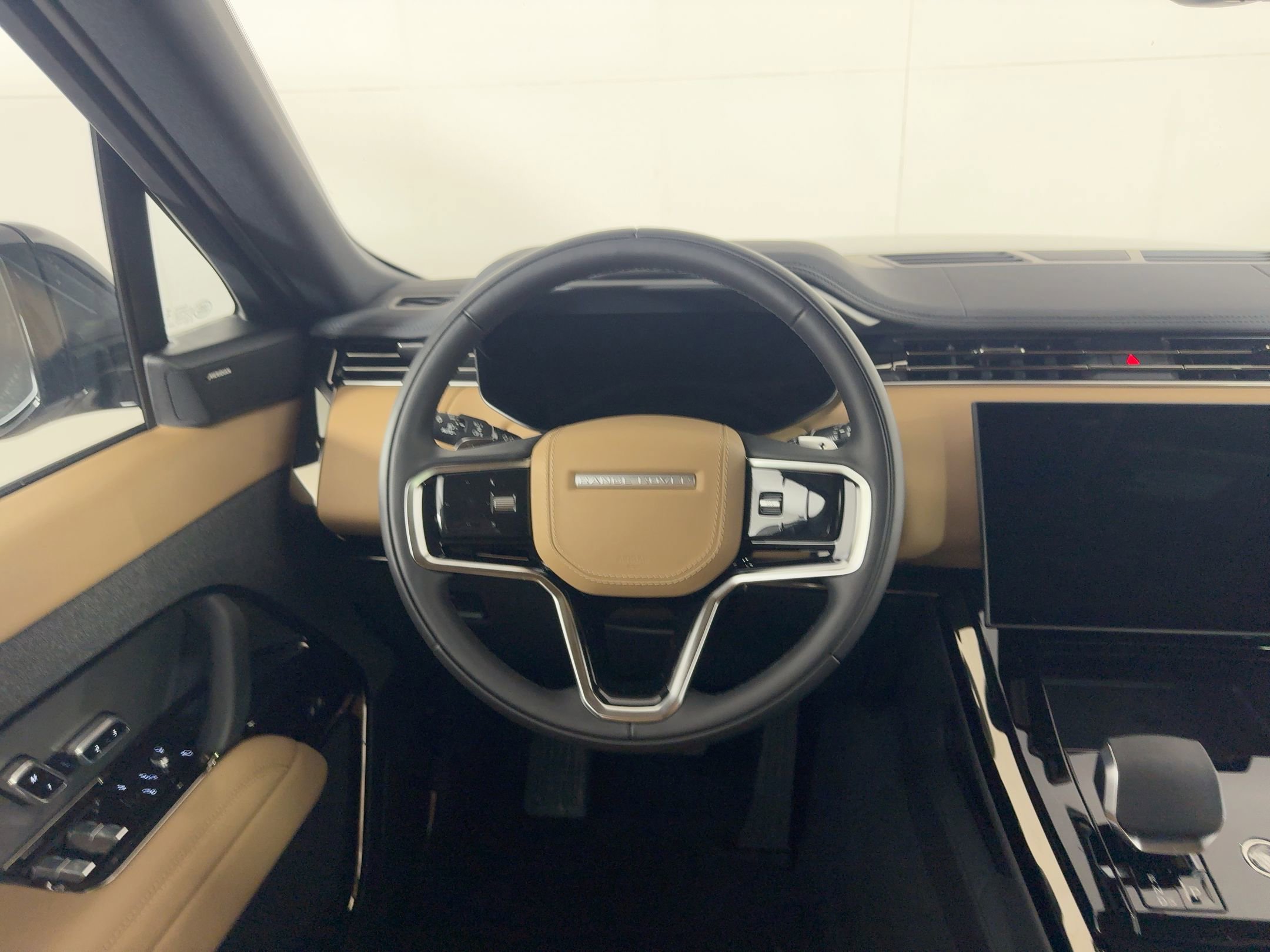 2026 Land Rover Range Rover Sport SE