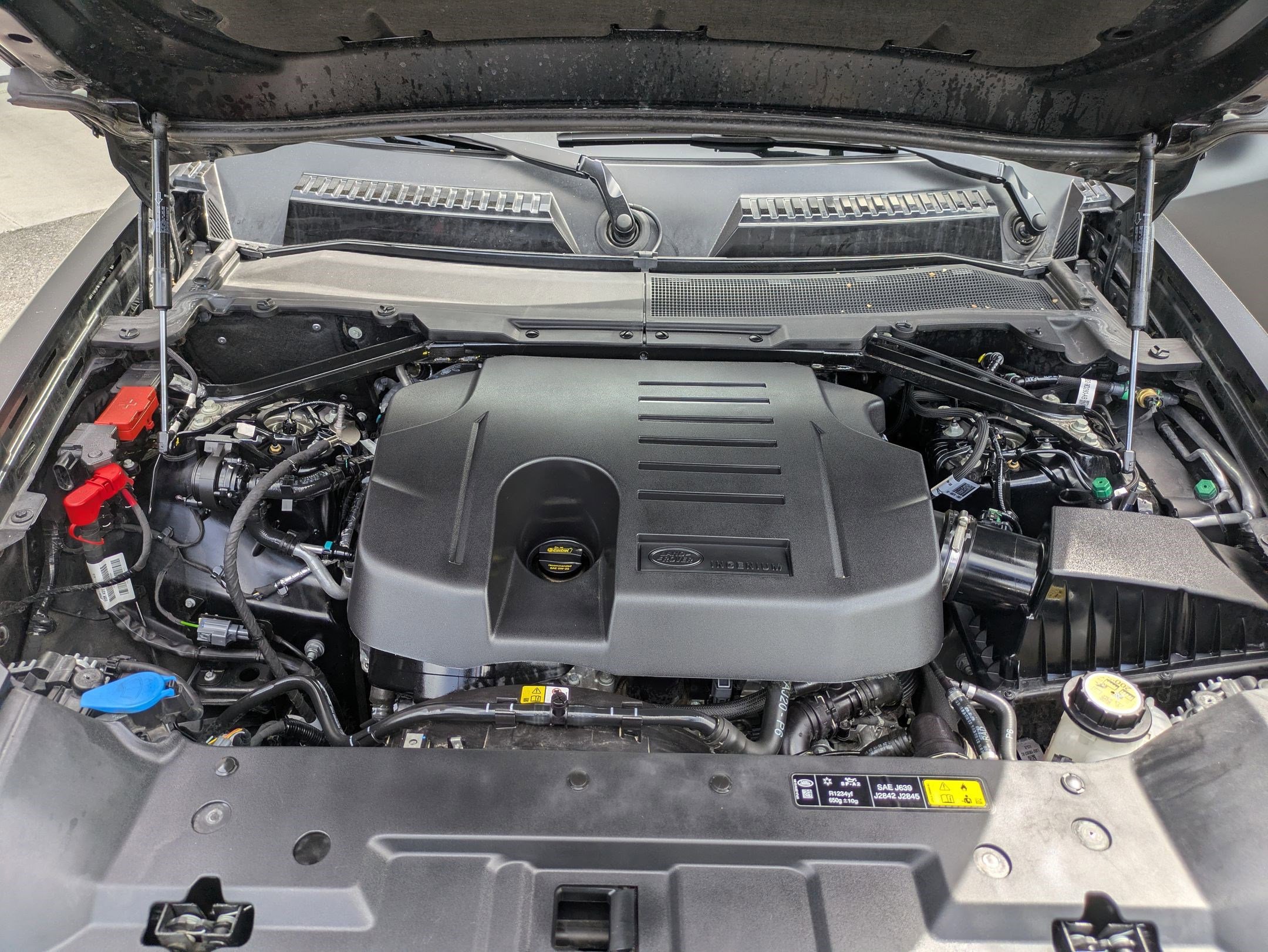 2025 Land Rover Defender 110 X-Dynamic SE