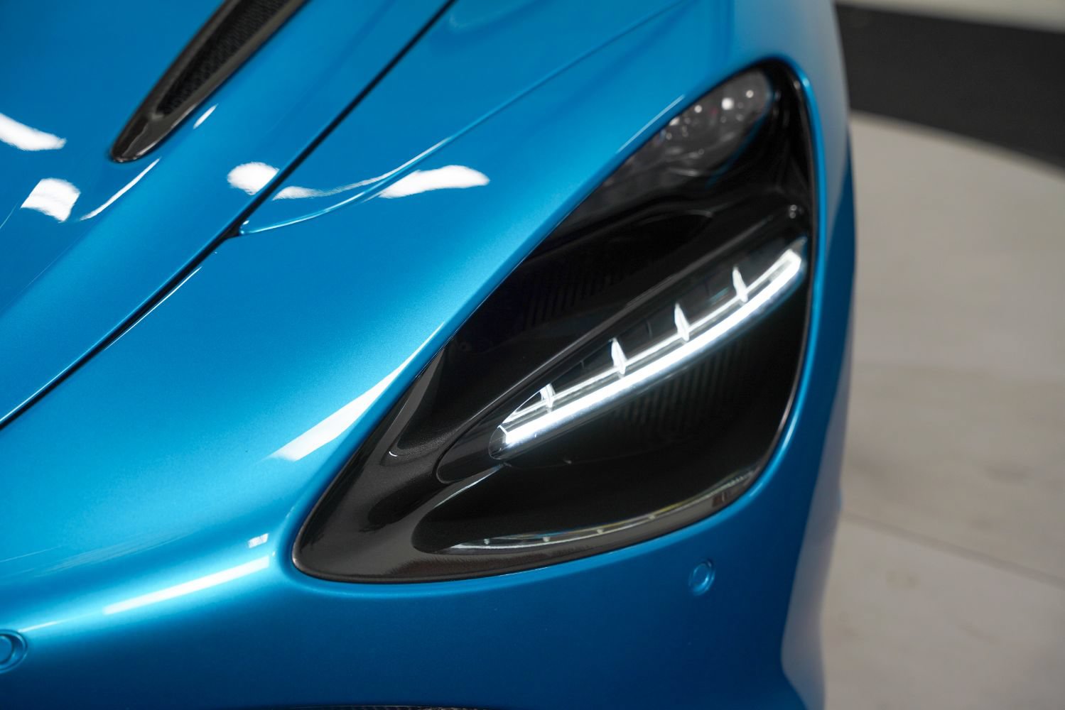 Used 2020 McLaren 720S Luxury photo 15