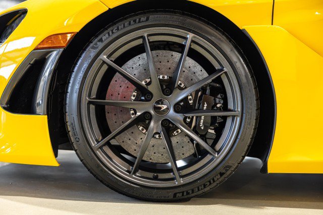 Used 2021 McLaren 720S Performance photo 27