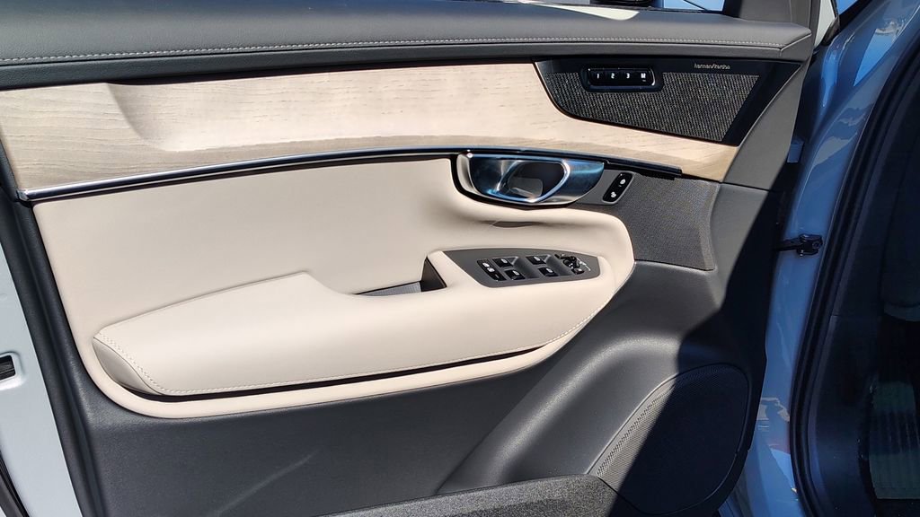 2026 Volvo Xc90 B6 Ultra