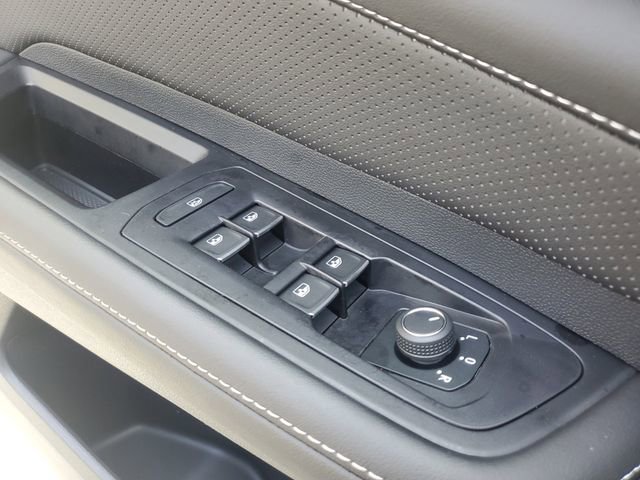 2025 Volkswagen Atlas Cross Sport SE