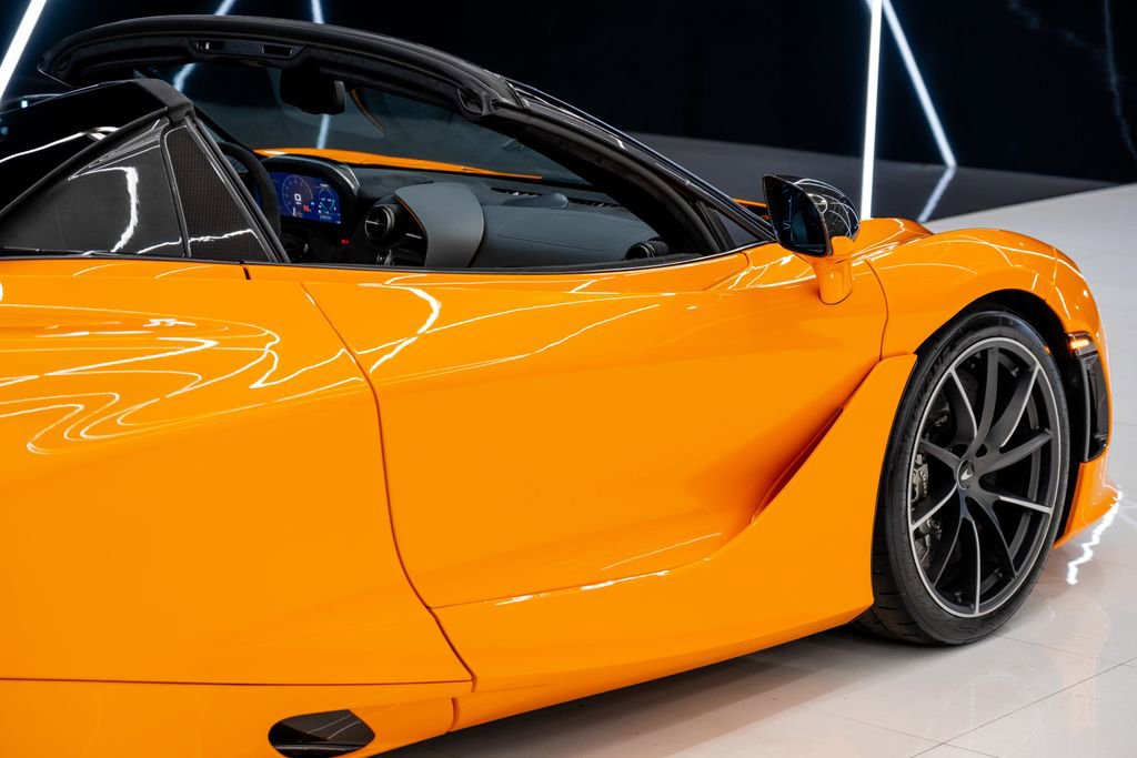 Used 2020 McLaren 720S Spider photo 28