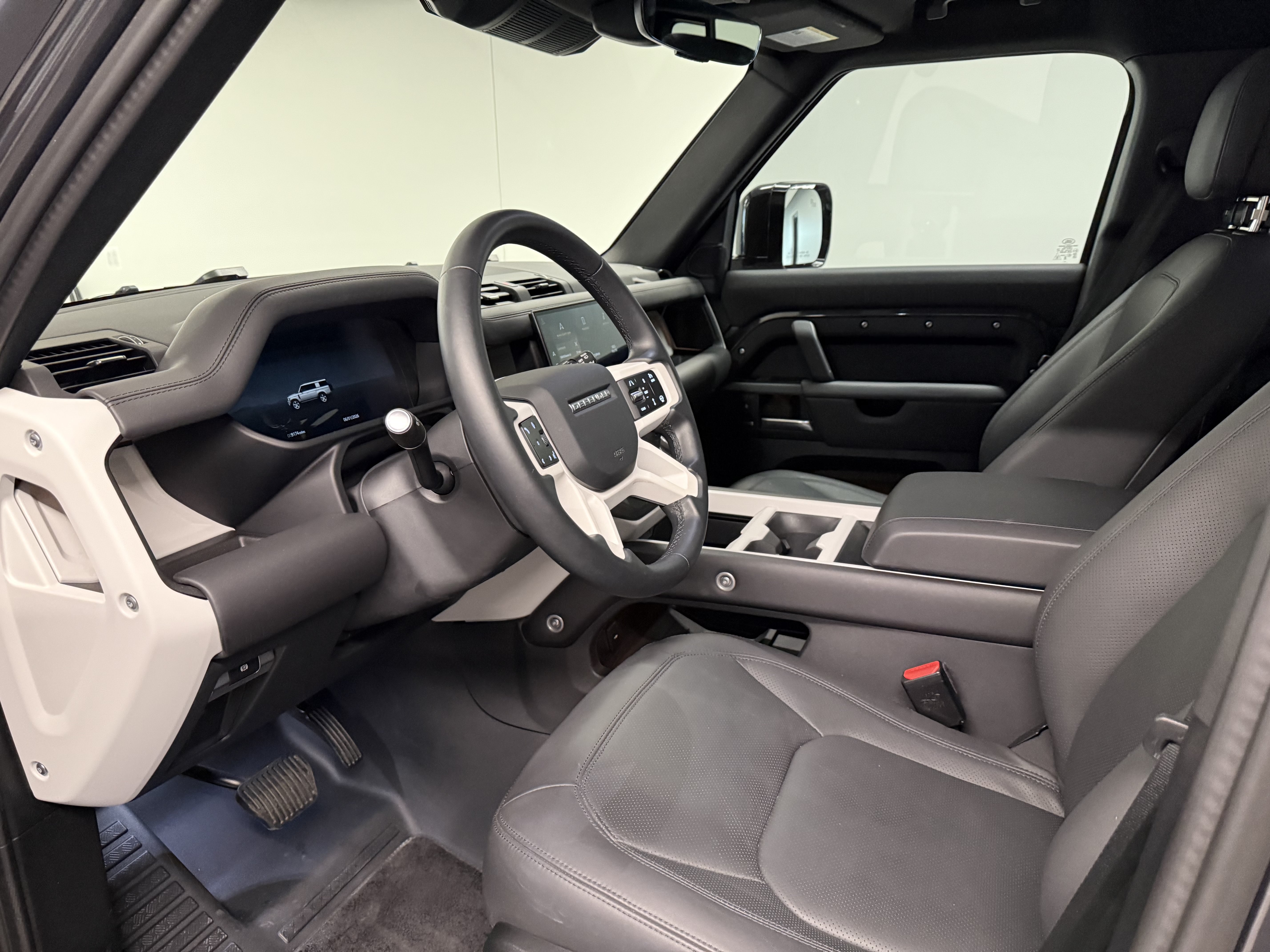 Used 2025 Land Rover Defender 130 X-Dynamic SE