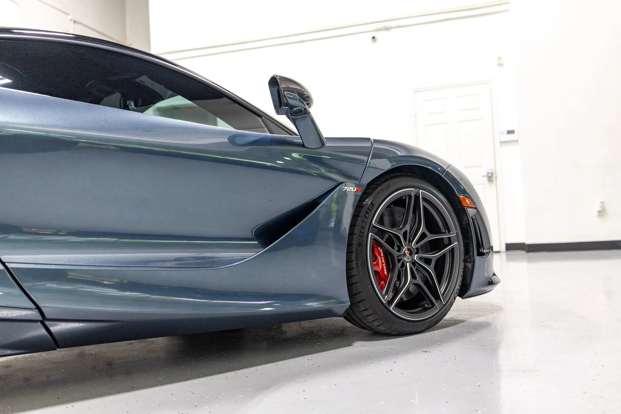 Used 2018 McLaren 720S Performance photo 31