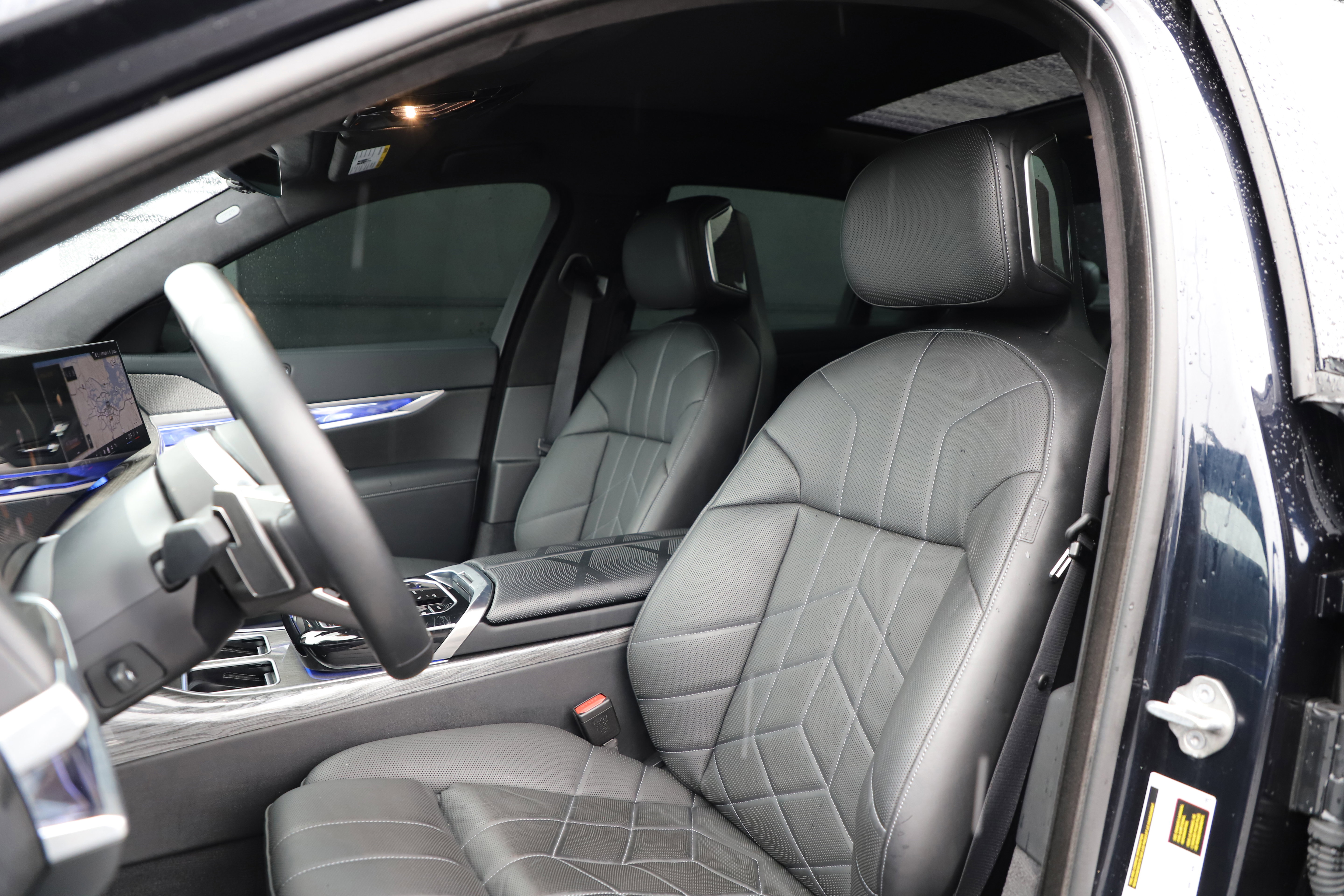 2024 BMW 760i xDrive